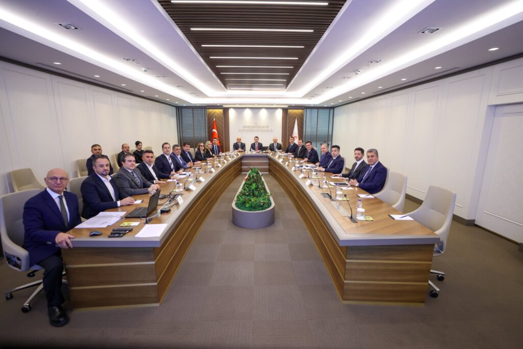 Kültür ve Turizm Bakanı Antalya’da toplantı yaptı