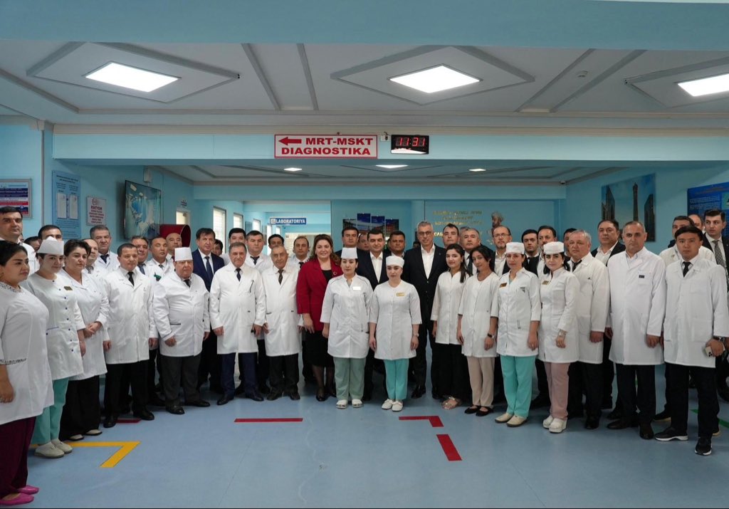 Buhara Tıp Merkezi’nde sağlık çalışanlarına vefa