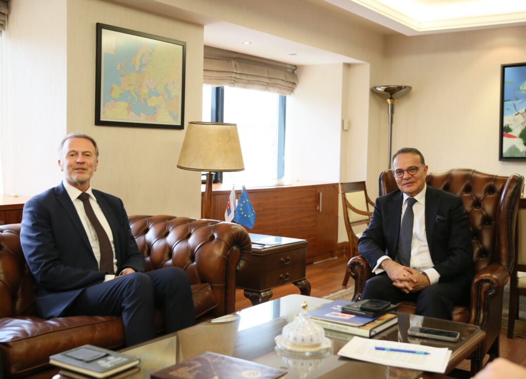 Bozay, Aivo Orav’ı Kabul Etti