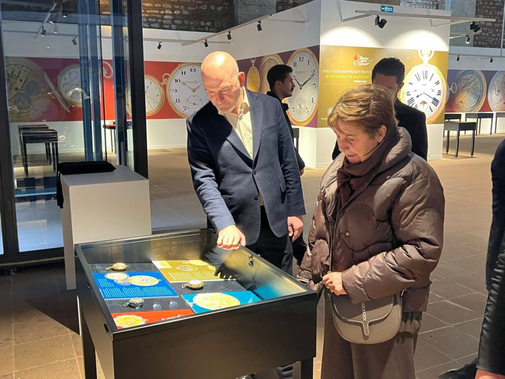 Mehmet Çebi’nin Cep Saatleri Sergisi Tophane-i Amire’de