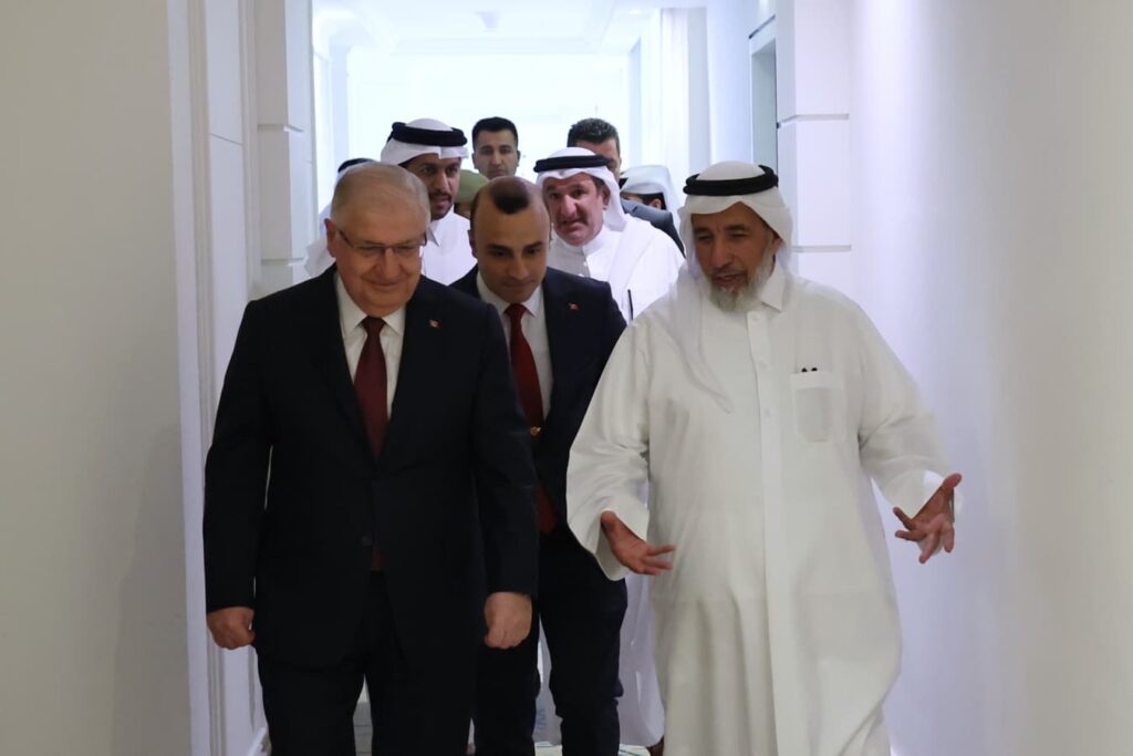 Bakan Güler Katar’daki resmi programına devam ediyor