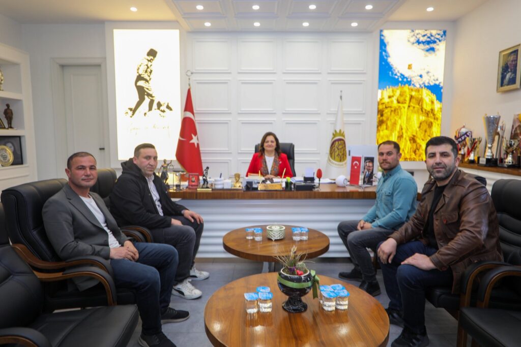 Kayabelen Köyü’nde Muhtar ve Dernek Yönetimi Toplandı