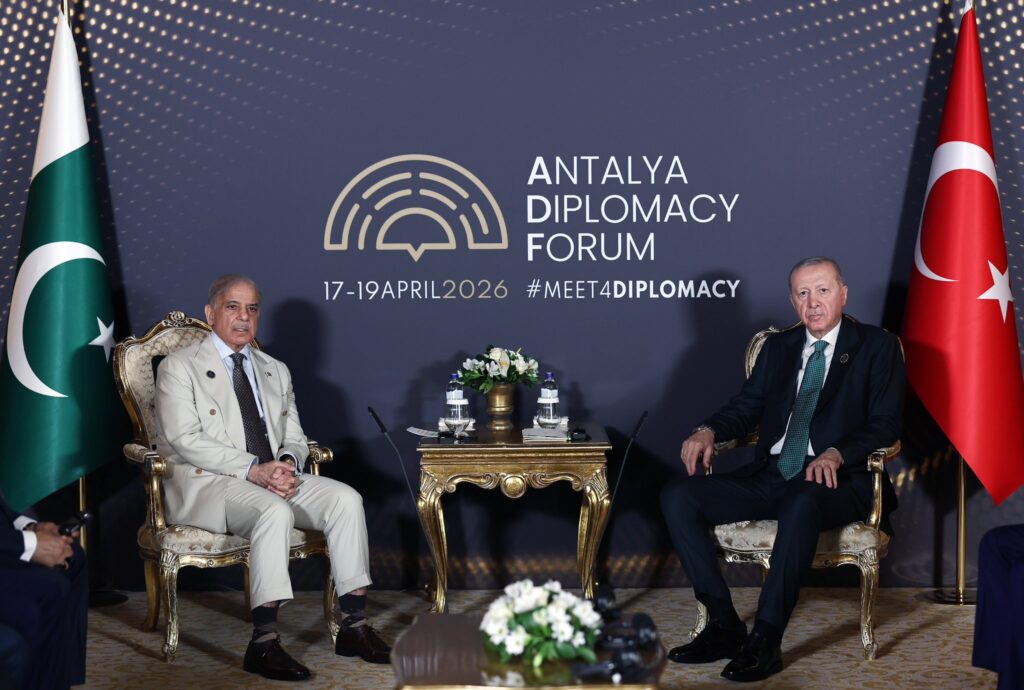 Cumhurbaşkanı Erdoğan, Pakistan Başbakanı ile görüştü