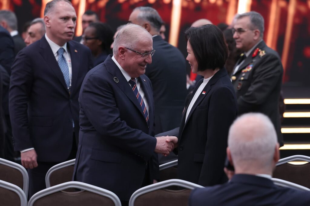 Yaşar Güler, Antalya Diplomasi Forumu’nda görüşmeler yaptı