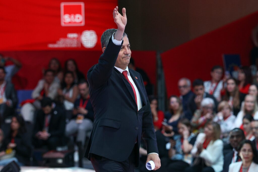 Barcelona’da Demokrasi ve Eşitlik Tartışmaları