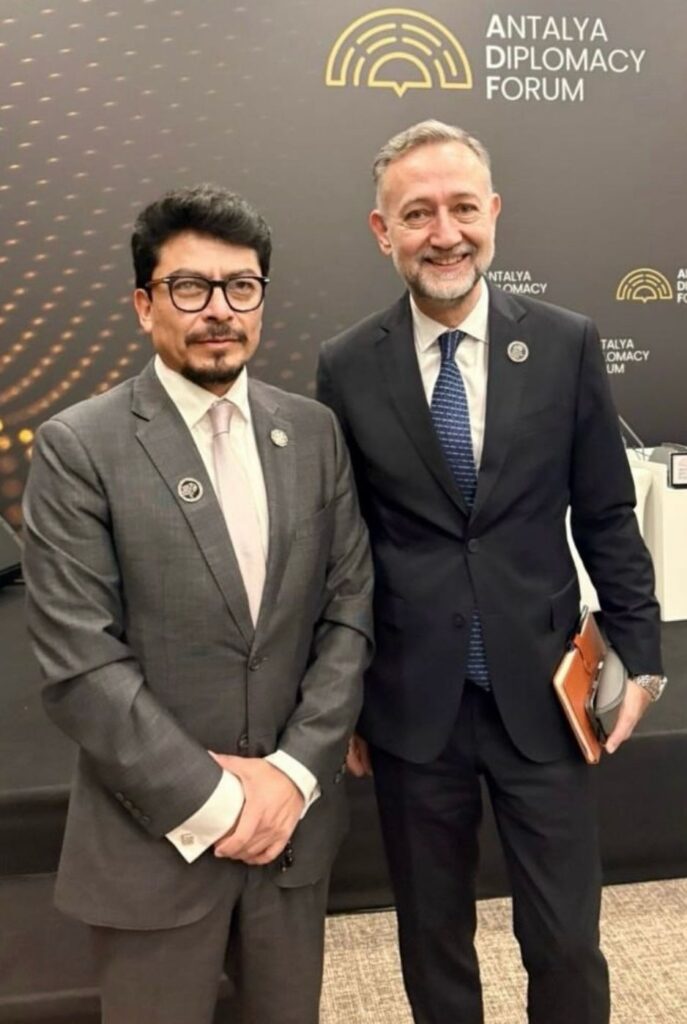 Levent Gümrükçü, ADF2026’da Dışişleri Bakanlarıyla Görüştü