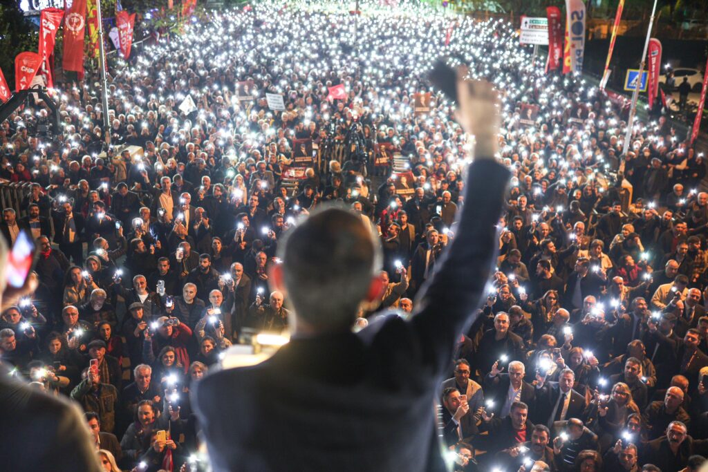 Halk, özgürlük ve demokrasi vurgusu yaptı