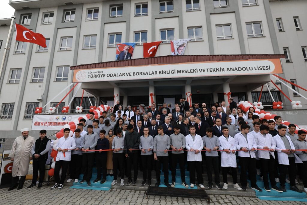 Ağrı’da TOBB Mesleki ve Teknik Lisesi Açıldı