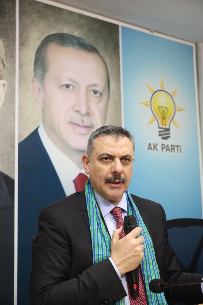 İçişleri Bakanı Rize’de AK Parti İl Başkanlığı’nı ziyaret etti