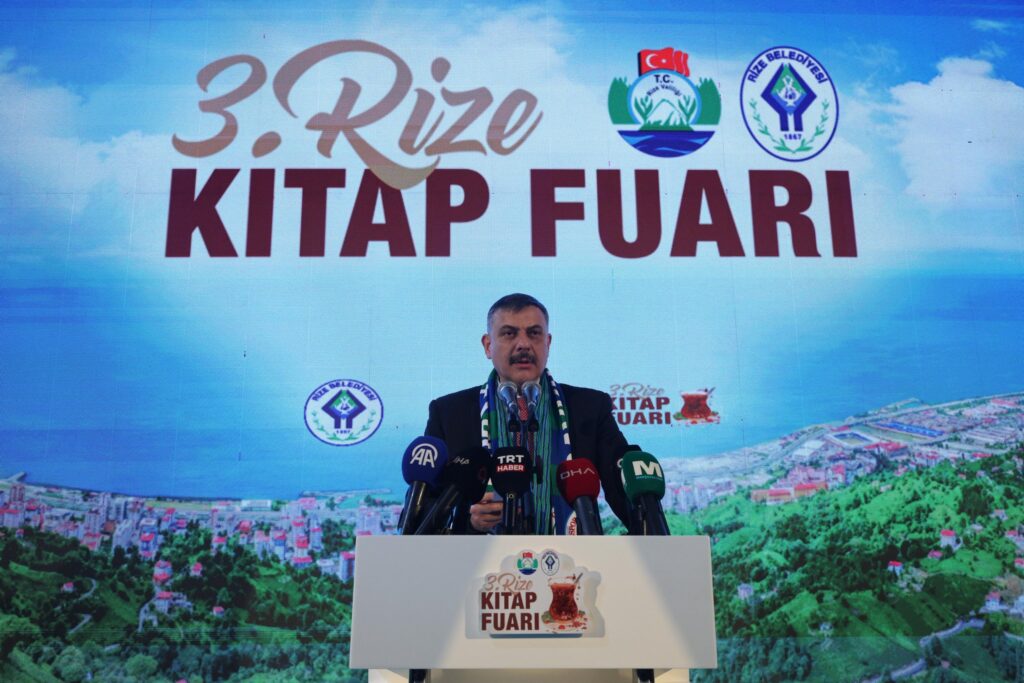 İçişleri Bakanı, Rize Kitap Fuarı’na katıldı