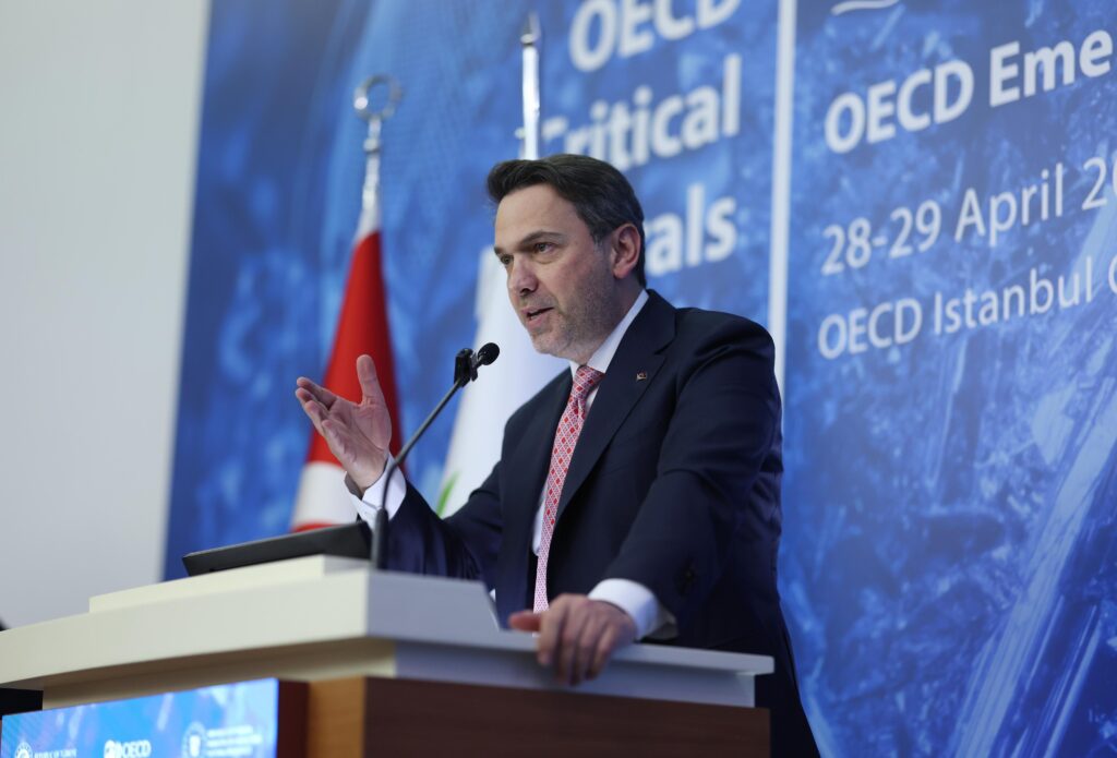 Bakan Bayraktar, OECD Kritik Mineraller Forumu’nda