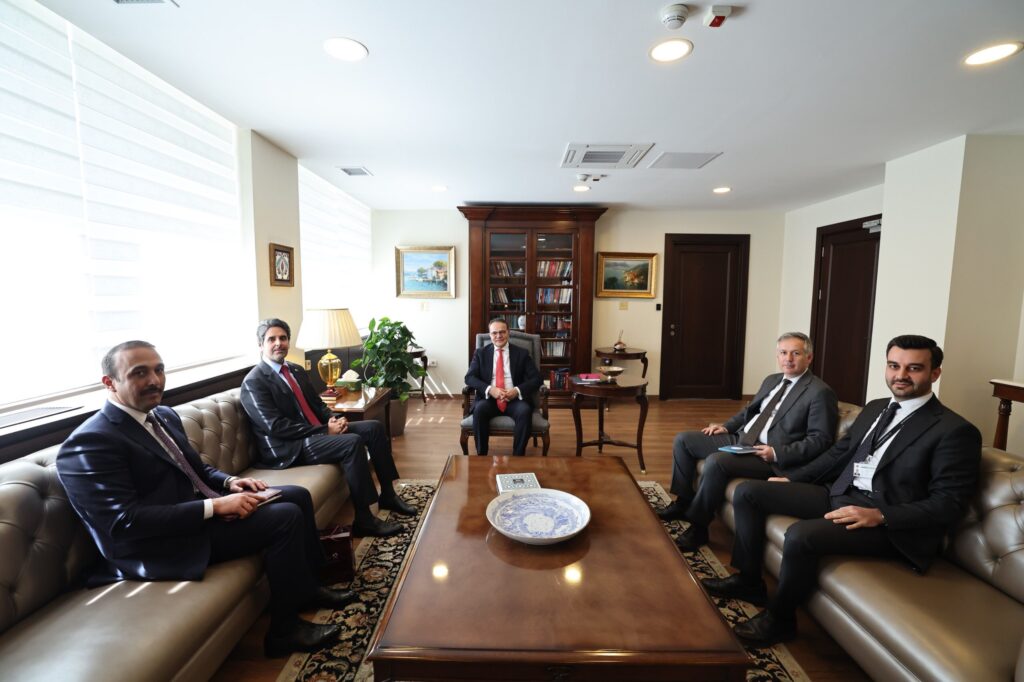 Bozay, Katar Büyükelçisi’ni Kabul Etti