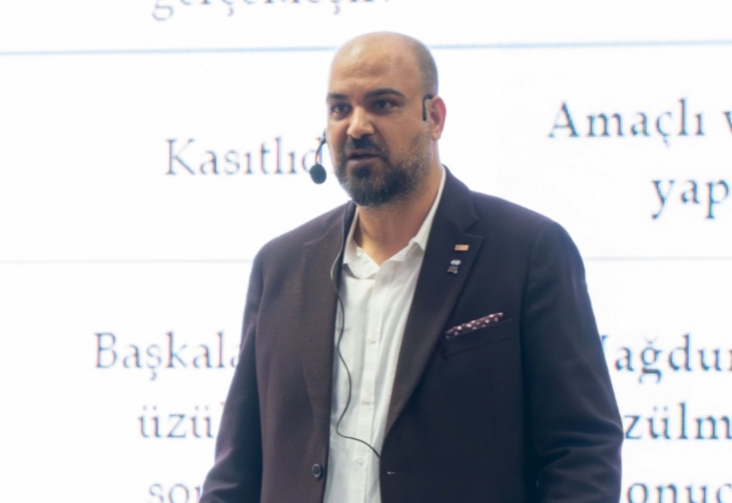 ZORBALIĞI DEĞİL, NEZAKETİ BÜYÜTÜRSEK SORUN KENDİLİĞİNDEN AZALIR