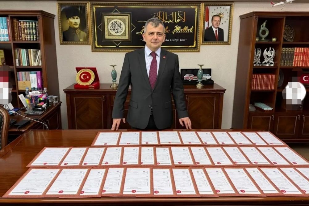 EMİRDAĞ BELEDİYE MÜLKİYETİNE 38 İŞ YERİ KAZANDIRILDI