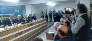 BAKAN URALOĞLU, KARAYOLLARI BÖLGEYE SOĞUK, DEMİRYOLU LOJİSTİK MERKEZE SICAK  