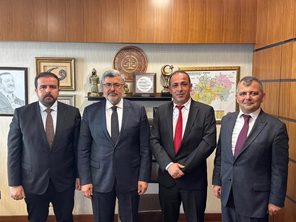 Ali Özkaya Milletvekili’ni Ziyaret Eden İlçe Başkanı ve İmam Hatip Lisesi Müdürü