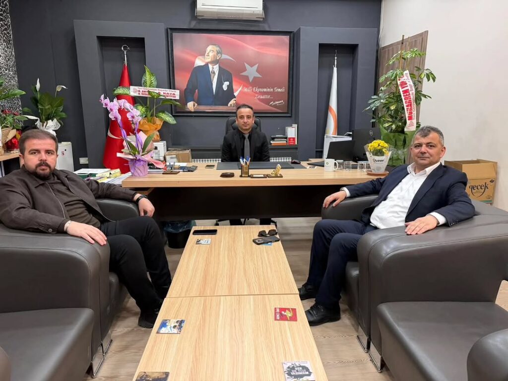 Emirdağ Belediye Başkanı Serkan Koyuncu, İlçe Tarım ve Orman Müdürlüğüne atanan Burhan UYAR’ı ziyaret etti