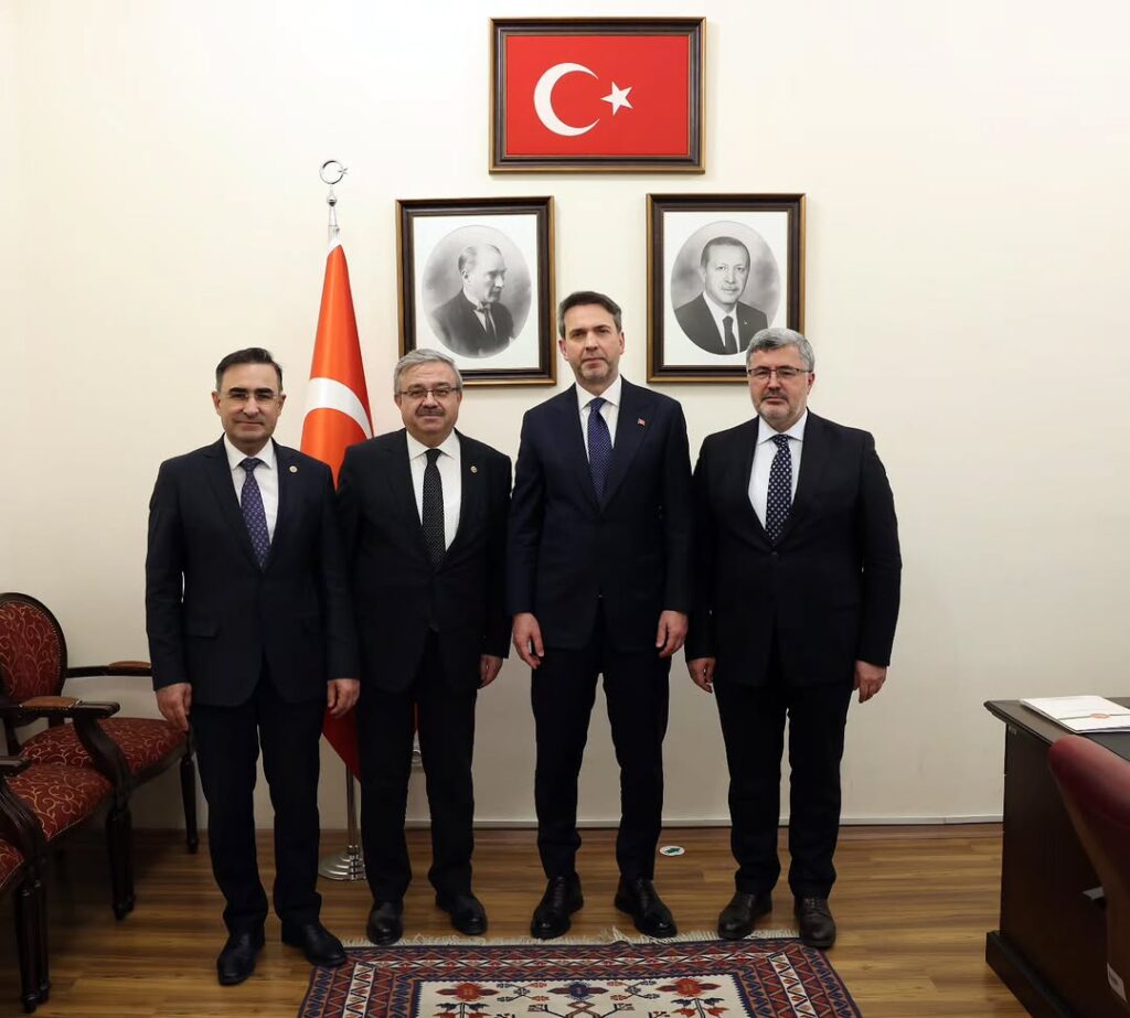 Ak Parti Milletvekillerinden Enerji Bakanı Alparslan Bayraktar’a Ziyaret
