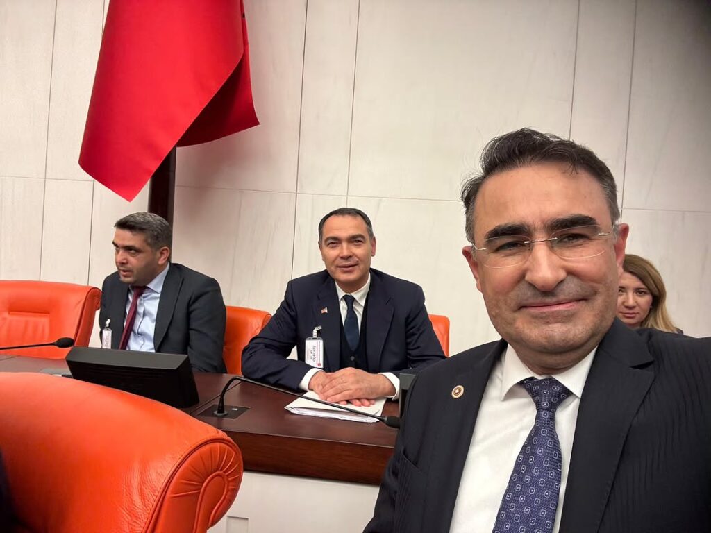 TOKİ Başkan Yardımcısı Dursun Baştürk Meclis’te