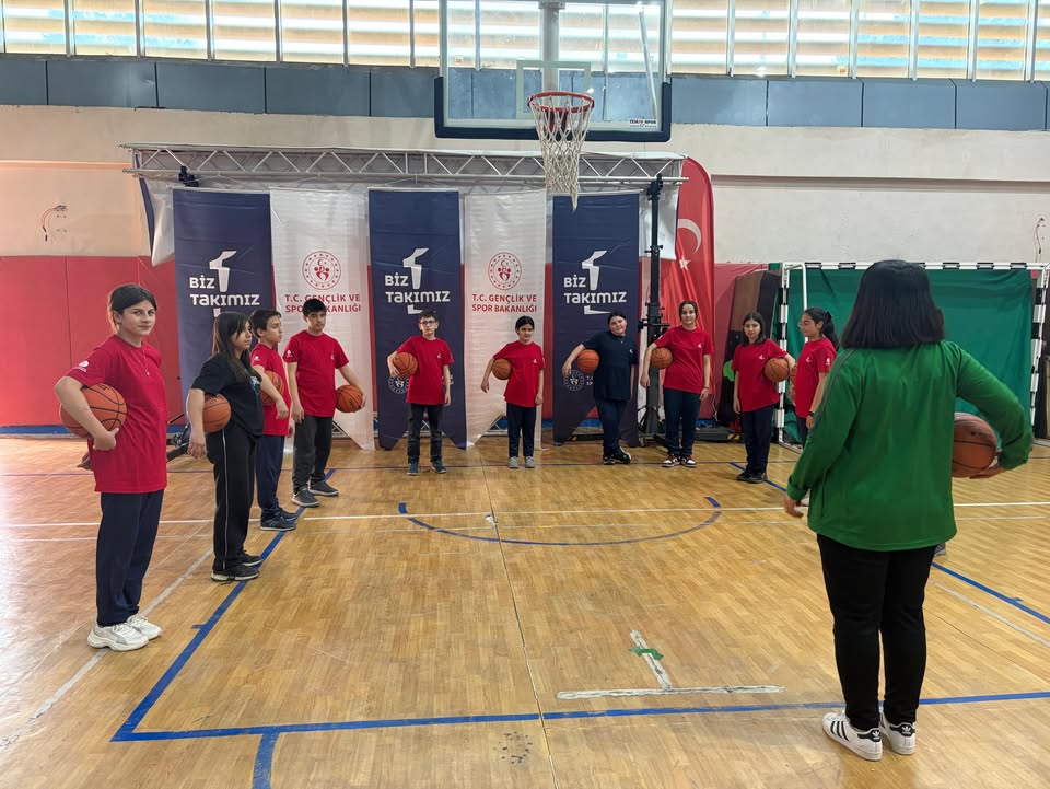 Afyonkarahisar Gençlik ve Spor İl Müdürlüğü’nün ‘Biz Bir Takımız’ Projesi 5. Hafta Etkinlikleri