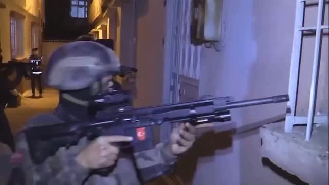 24 İlde Vatandaşları 936 Milyon 581 Bin TL Dolandıran Şahıslara Operasyon