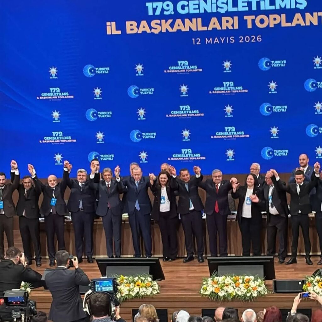 Afyonkarahisar ve Dinar Belediye Başkanları AK Parti’ye Katıldı