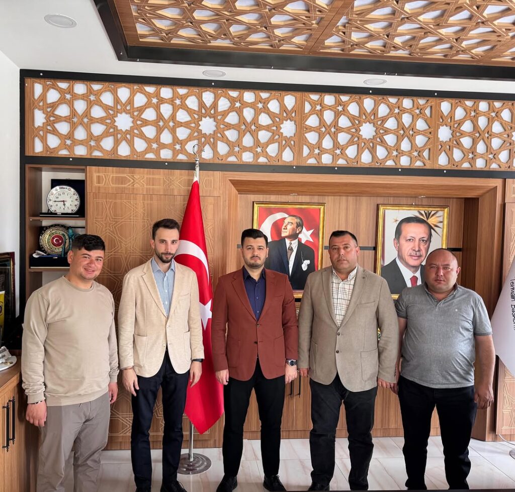 Ak Parti Afyonkarahisar İl Gençlik Kolları Başkanı Niyazi Akgedik’i Ziyaret Etti