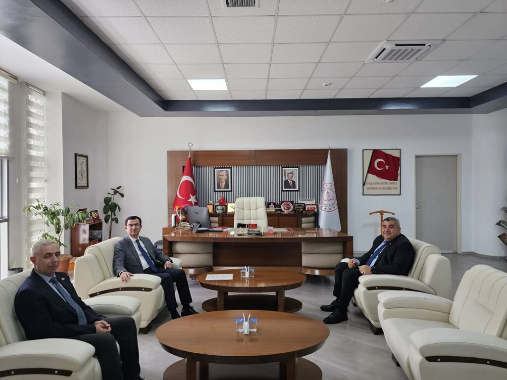 Afyonkarahisar İl Milli Eğitim Müdürü Miraç Sünnetci’ye Çevre Şehircilik ve İklim Değişikliği İl Müdürü’nden Ziyaret