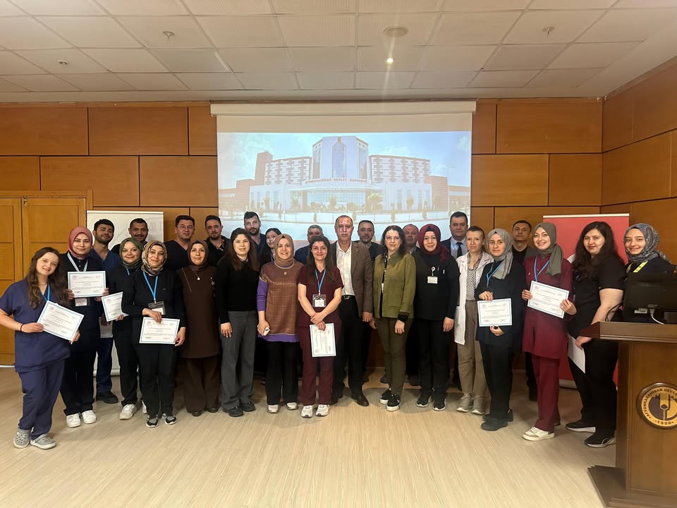 Afyonkarahisar Devlet Hastanesi’nin Yoğun Bakım Hemşireliği Eğitim Programı Başarıyla Tamamlandı
