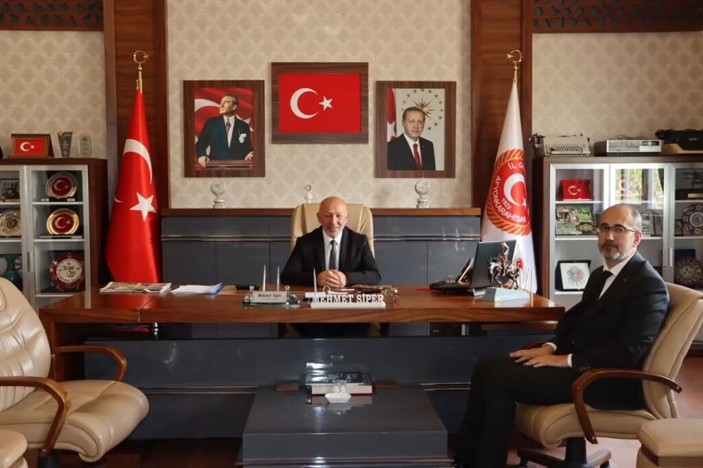 İl Sağlık Müdürü Dr. Hakkı Öztürk, İl Genel Meclisi Başkanı Mehmet Siper’i Ziyaret Etti