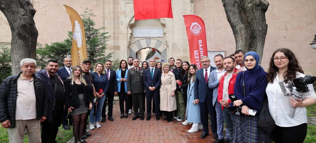 Afyonkarahisar’da Bayram Coşkusu Taş Medrese’ye Taşındı