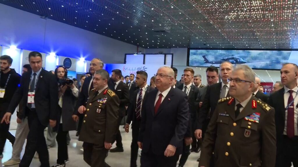 Yaşar Güler, ROKETSAN’ın Yeni Sistemlerini Kutladı