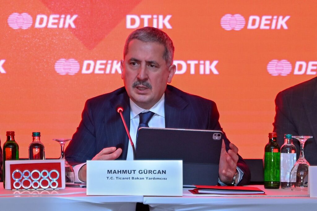Gürcan, Kuzey Makedonya’da Türk İş Dünyasıyla Buluştu