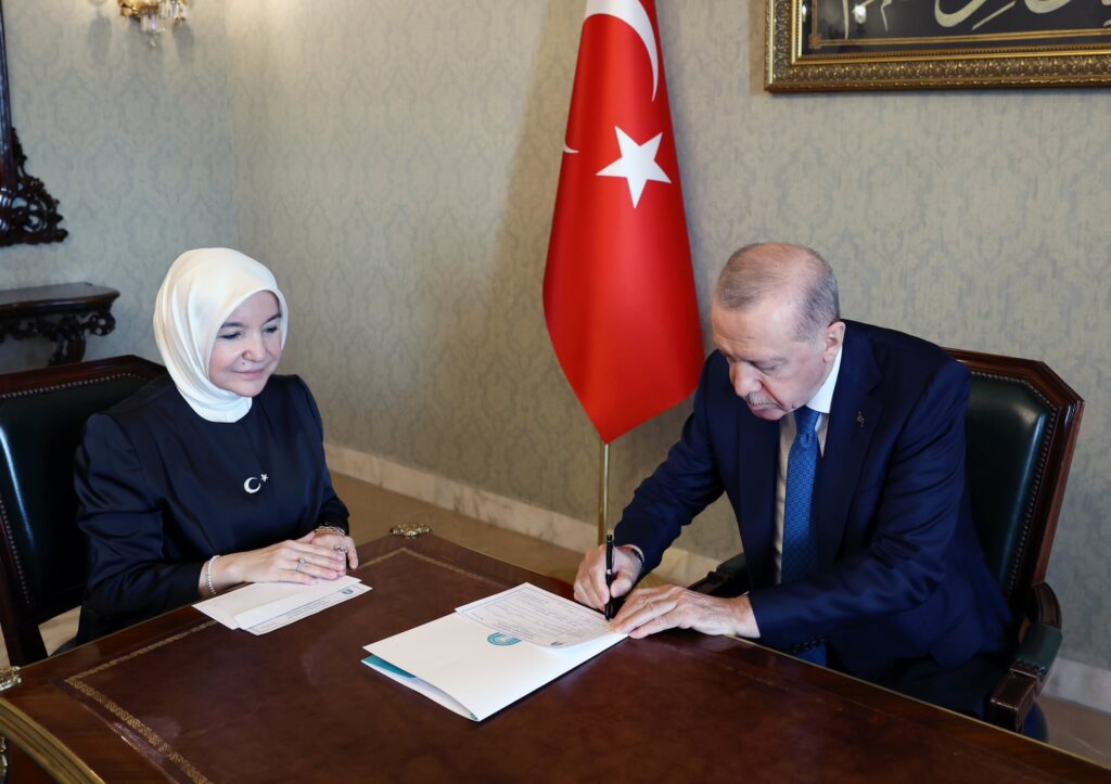 Cumhurbaşkanı Erdoğan Darülaceze’ye bağışta bulundu