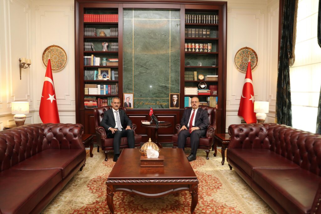 Mahmut Özer, Valilikte Yakup Canbolat’ı Ziyaret Etti