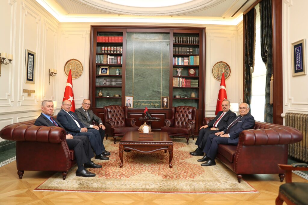 Yönetimden Tebrik Ziyareti Gerçekleşti