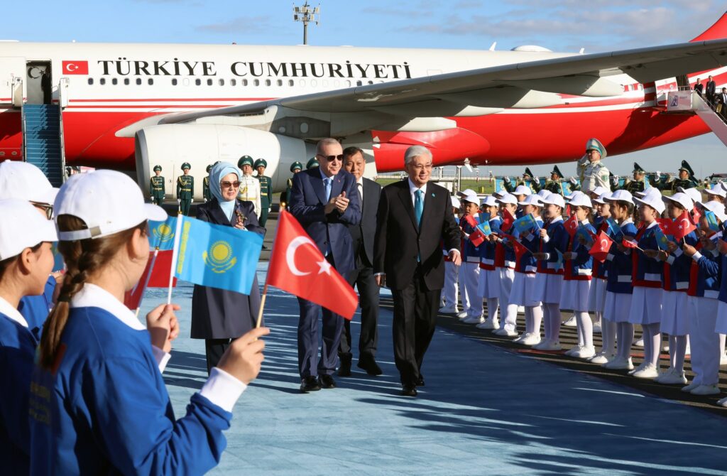 Cumhurbaşkanı Erdoğan, Kazakistan’a resmi ziyarette bulundu