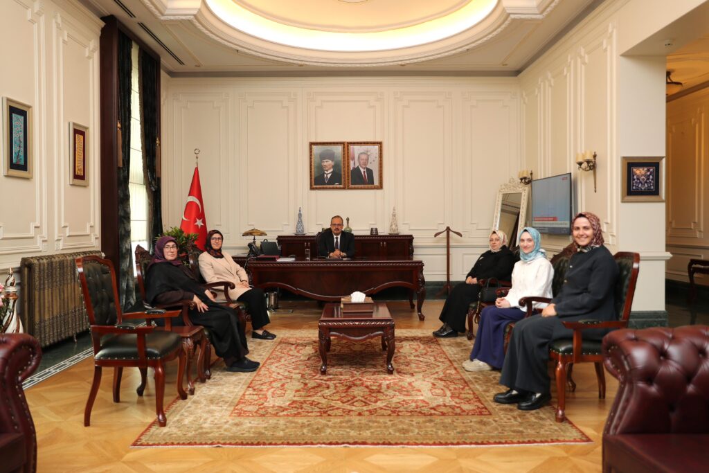 Vali Canbolat, Kadın ve Demokrasi Vakfı temsilcilerini kabul etti