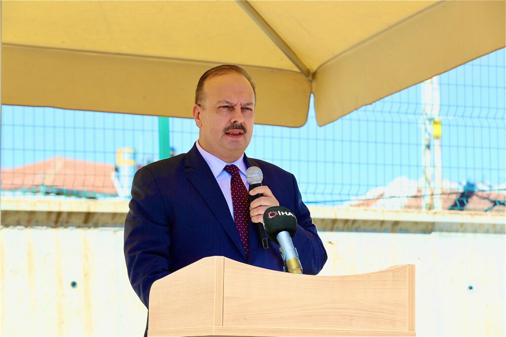 Vali Canbolat, Haymana’da tapu dağıtım programına katıldı