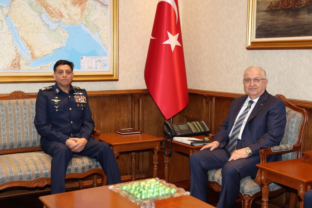 Yaşar Güler, Pakistan Hava Kuvvetleri Komutanı’nı ağırladı