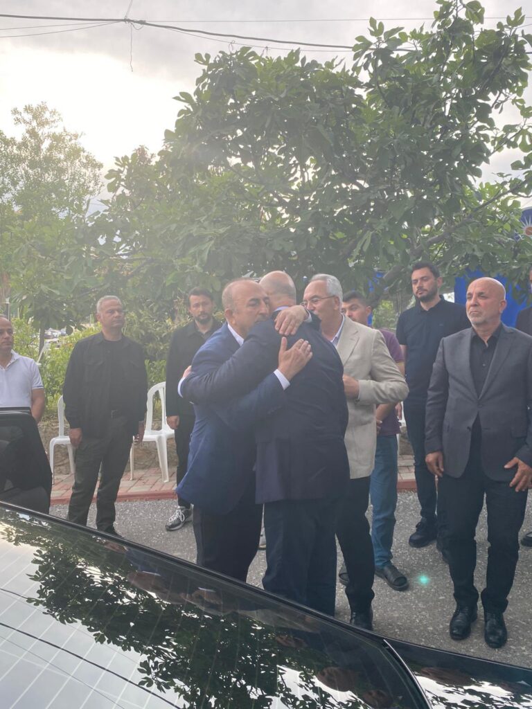 Mevlüt Çavuşoğlu’nun kardeşi için taziye ziyareti