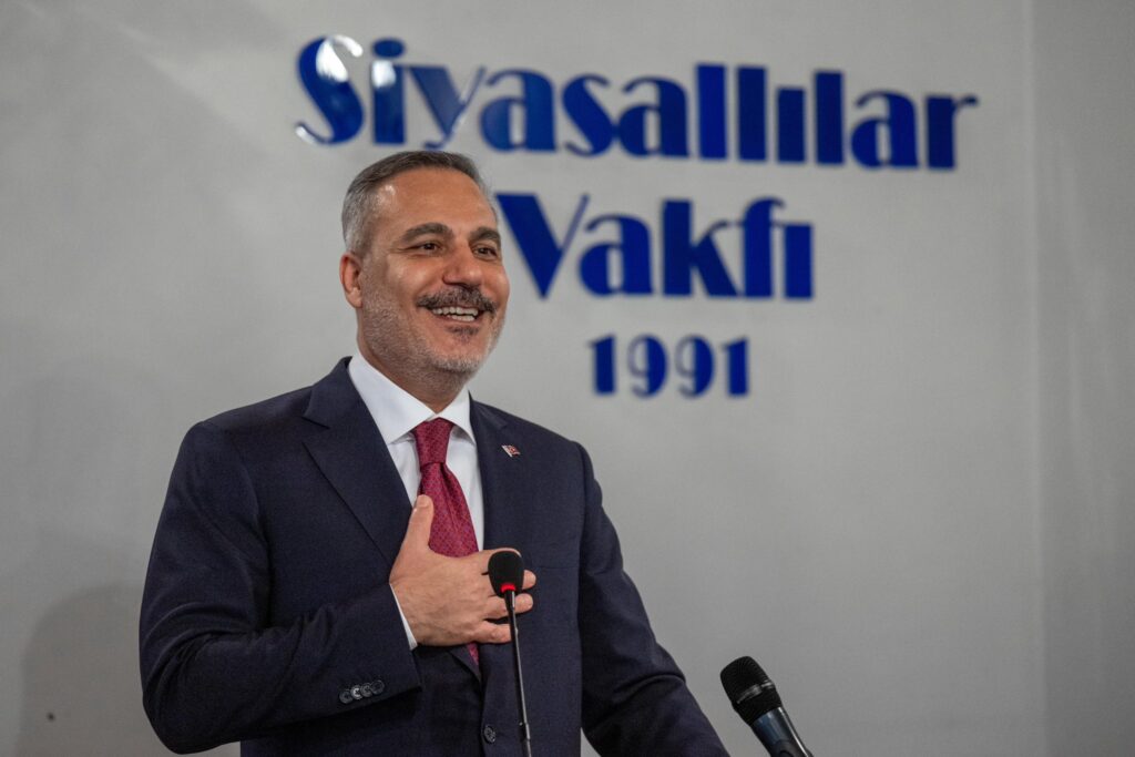 Hakan Fidan, Siyasallılar Vakfı’nı Ziyaret Etti