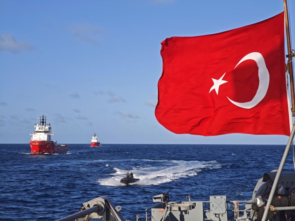 Somali Denizi Görev Grubu Çağrı Bey’i koruyor