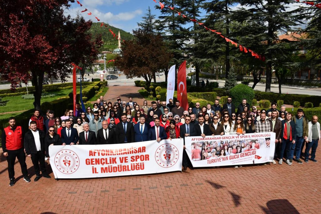 Afyonkarahisar’da Gençlik Haftası Coşkusu Kocatepe’de Başladı