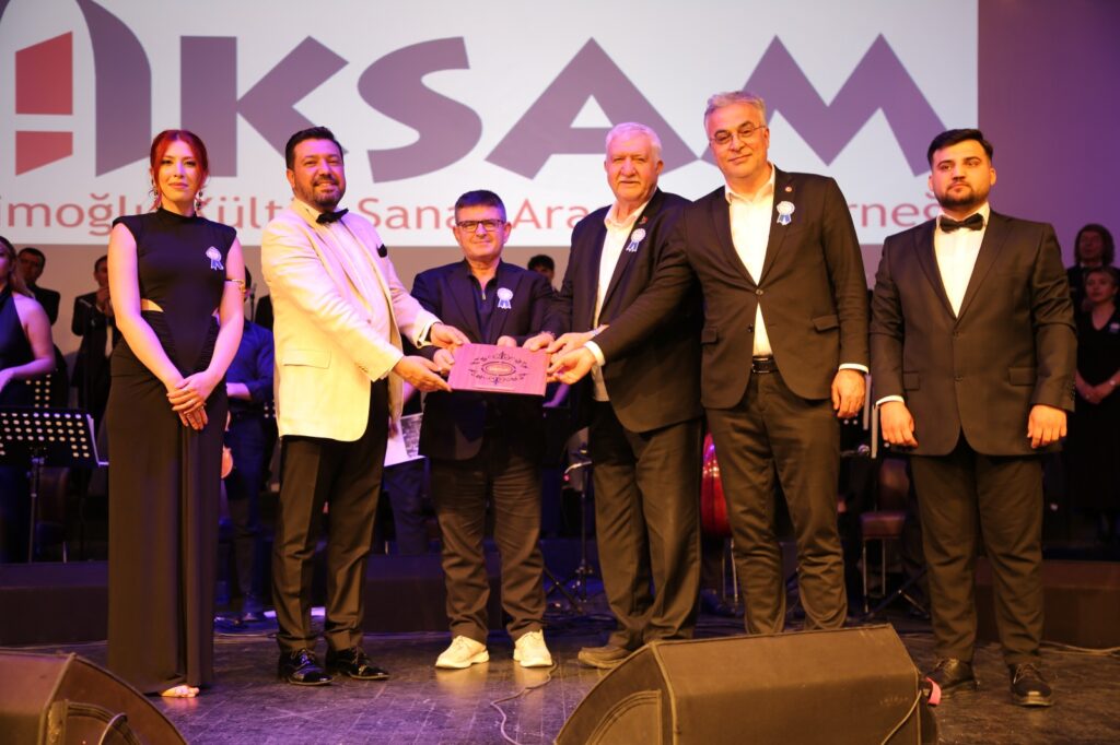 AKSAM’DAN 15. YILINA ÖZEL “UNUTULMAYAN ŞARKILAR” KONSERİ
