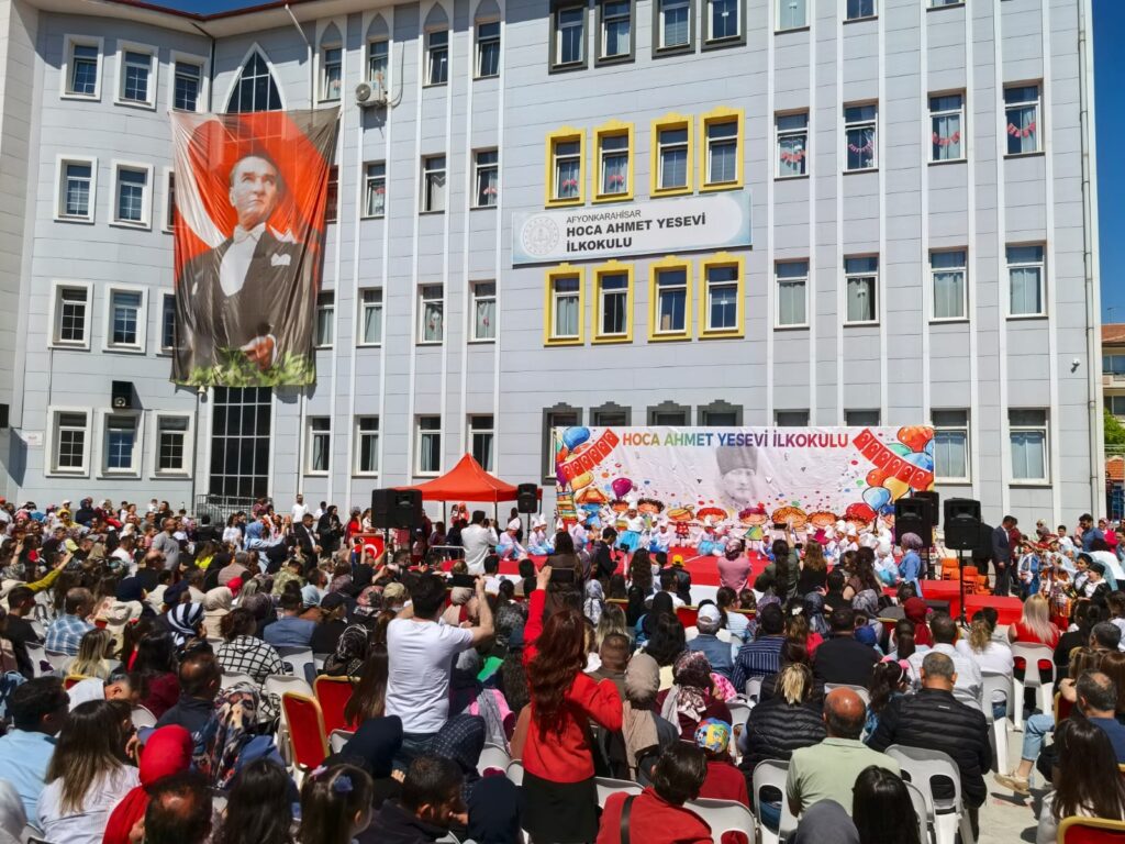 Böyle Kutlanır 19 Mayıs! Hoca Ahmet Yesevi İlkokulu’nda Bayram Coşkusu Şölene Dönüştü