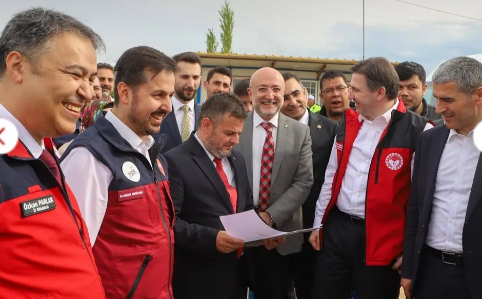 BAŞKAN ŞAHİN “AFYONKARAHİSAR’IMIZIN ÜRETİM GÜCÜNÜ BÜYÜTMEK İÇİN SAHADAYIZ”