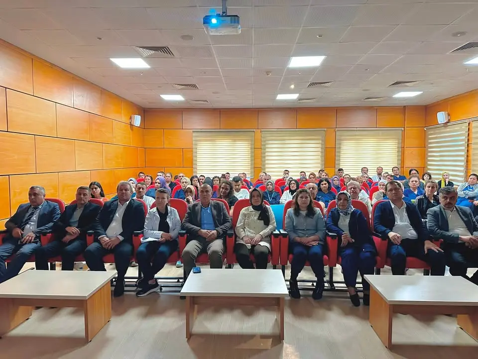 Afyonkarahisar Devlet Hastanesi’nde Kalite Değerlendirme Toplantısı Gerçekleştirildi