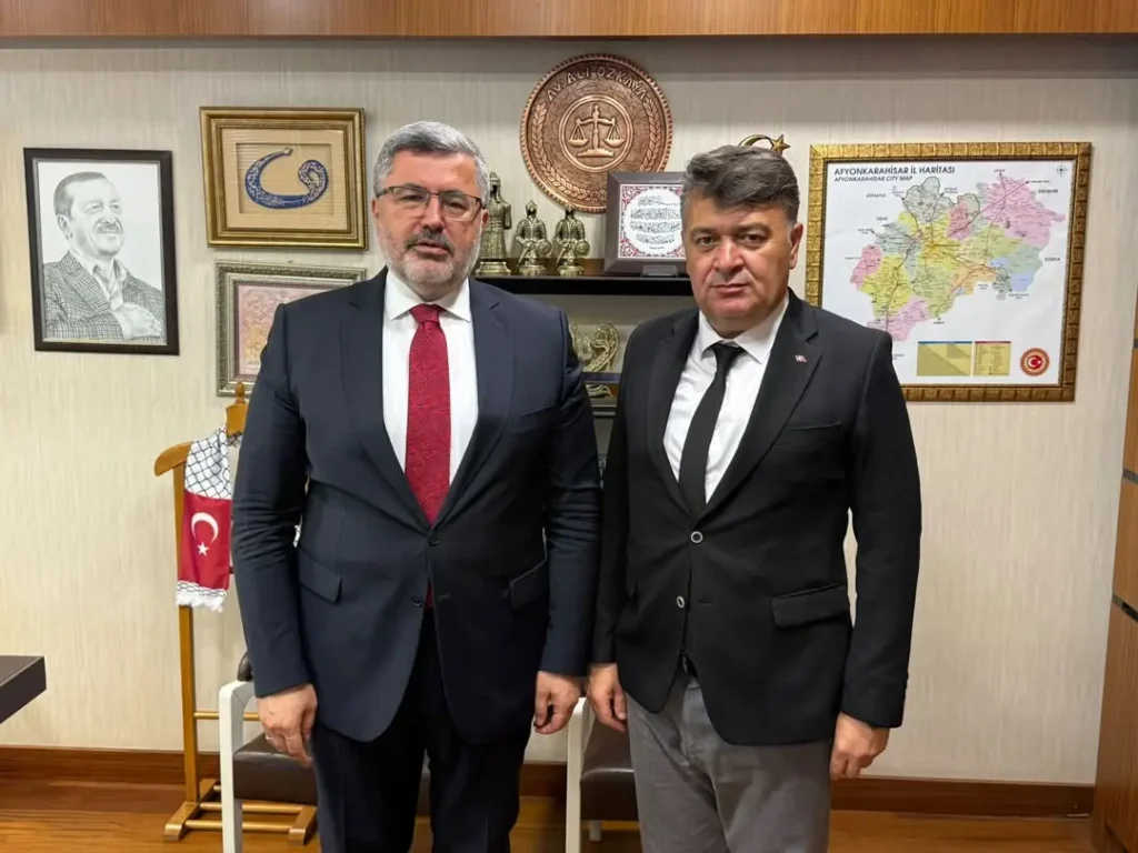 Ak Parti Afyonkarahisar Milletvekili Ali Özkaya, Afyonkarahisar Şoförler ve Otomobilciler Odası Başkanı İbrahim Karataş’ı Gazi Meclisinde Ağırladı