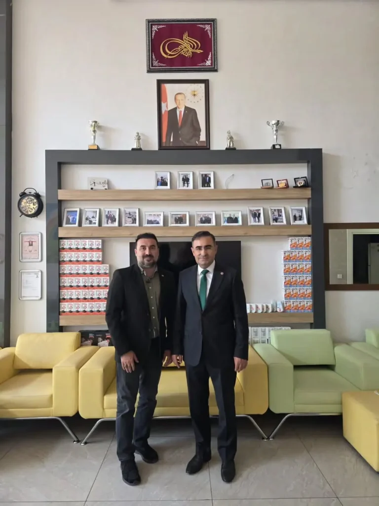 Ak Parti Afyonkarahisar Milletvekili Hasan Arslan, Çocuk Sağlığı ve Hastalıkları Uzmanı Uzm. Dr. Özgür Kavak’ı Ziyaret Etti